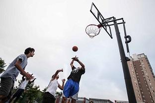 Neste ano, o evento tem inspiração nos Jogos Olímpicos. No Sesc Campo Limpo, a programação promete atividades físicas aliadas ao lazer e à diversão / Foto: Simon Plestenjak